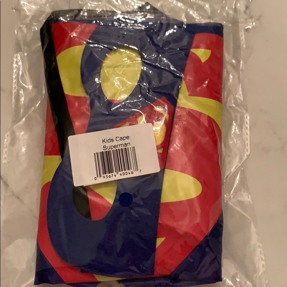 Superman Cape and Mask - Picture 5 of 5